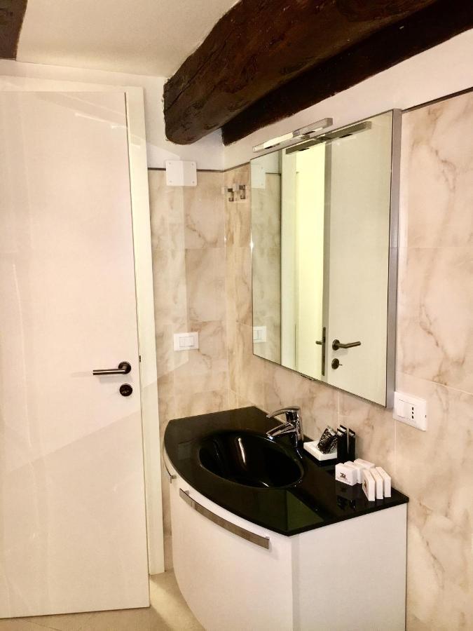 Venice Mirrors Екстер'єр фото