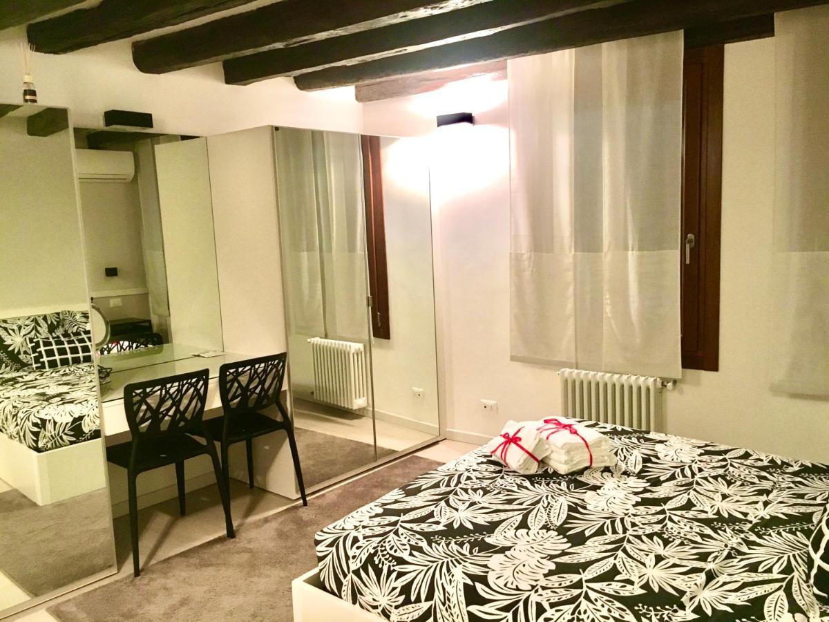 Venice Mirrors Екстер'єр фото